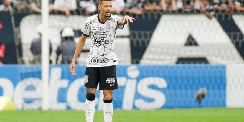 O zagueiro é ex-Corinthians - Foto: Internet O zagueiro é ex-Corinthians - Foto: Internet