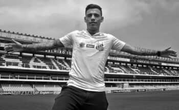 Maxi Rolón na época em que atuava pelo Santos (Foto: Reprodução / Twitter Santos FC) Maxi Rolón na época em que atuava pelo Santos (Foto: Reprodução / Twitter Santos FC)