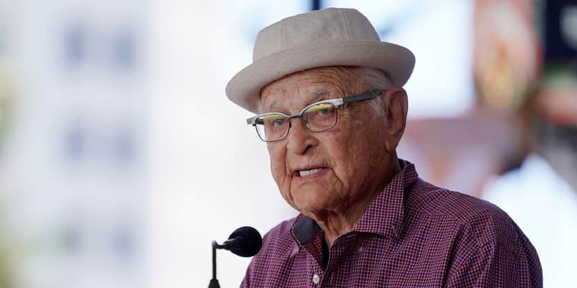 Norman Lear foi o fenômeno da TV que teve a morte confirmada por Jornal da Globo (Foto: Reprodução/ Internet) Norman Lear foi o fenômeno da TV que teve a morte confirmada por Jornal da Globo (Foto: Reprodução/ Internet)