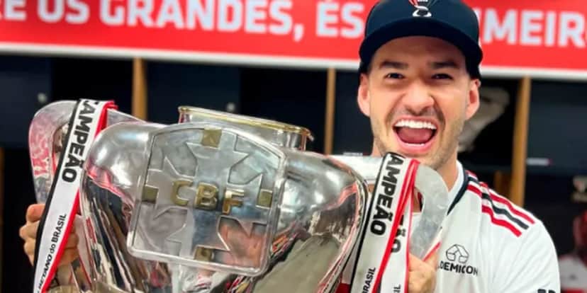 Pato marcou seu nome sendo campeão da Copa do Brasil (Reprodução: Internet) Pato marcou seu nome sendo campeão da Copa do Brasil (Reprodução: Internet)