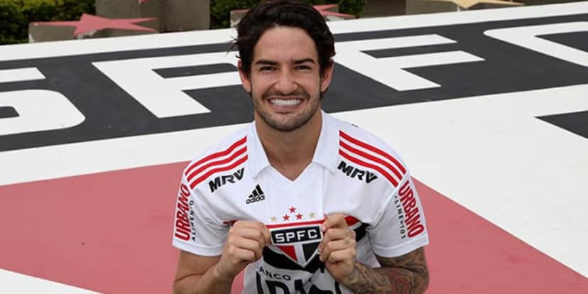 O jogador se tornou são paulino e demonstra amor ao clube (Reprodução: Internet) O jogador se tornou são paulino e demonstra amor ao clube (Reprodução: Internet)