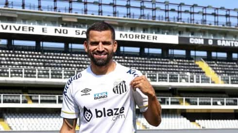 Santos pode perder seu grande jogador (Foto: Divulgação) Santos pode perder seu grande jogador (Foto: Divulgação)