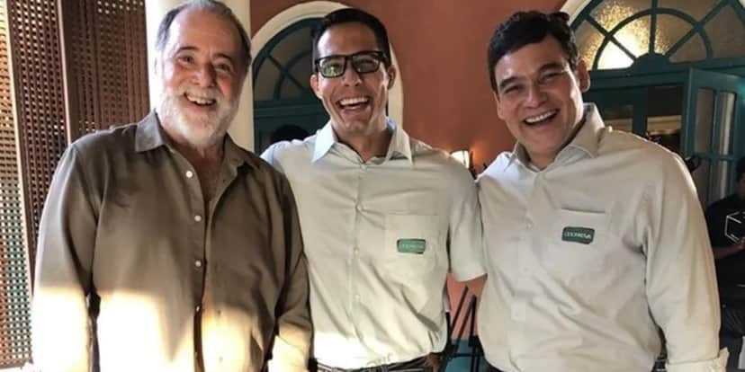Tony Ramos, Rafael Gualandi e Cláudio Gabriel nos bastidores de "Terrra e Paixão" (Foto: Reprodução/Instagram) Tony Ramos, Rafael Gualandi e Cláudio Gabriel nos bastidores de "Terrra e Paixão" (Foto: Reprodução/Instagram)