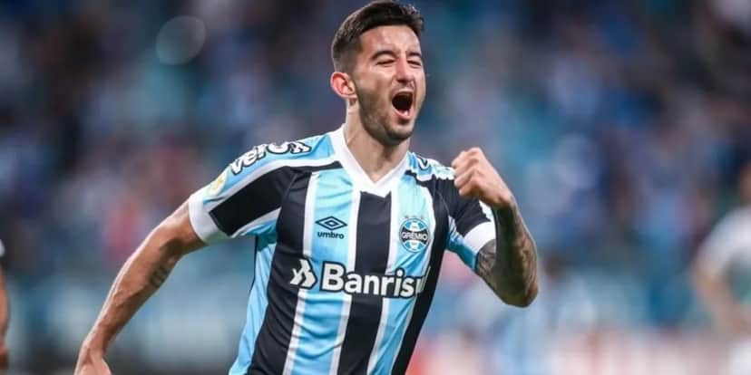 Villasanti é meio-campista (Foto: Lucas Uebel/Grêmio)