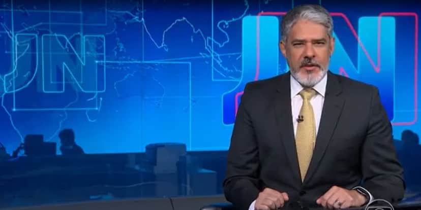 William Bonner no comando do Jornal Nacional (Reprodução: Globo) William Bonner no comando do Jornal Nacional (Reprodução: Globo)