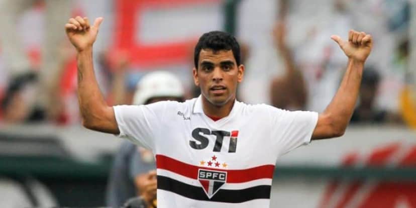 "Pra mim deu": Estrela do meio campo confirma pedido para sair do São Paulo e ordem imediata de Rogério Ceni - Foto | Reprodução: Internet "Pra mim deu": Estrela do meio campo confirma pedido para sair do São Paulo e ordem imediata de Rogério Ceni - Foto | Reprodução: Internet