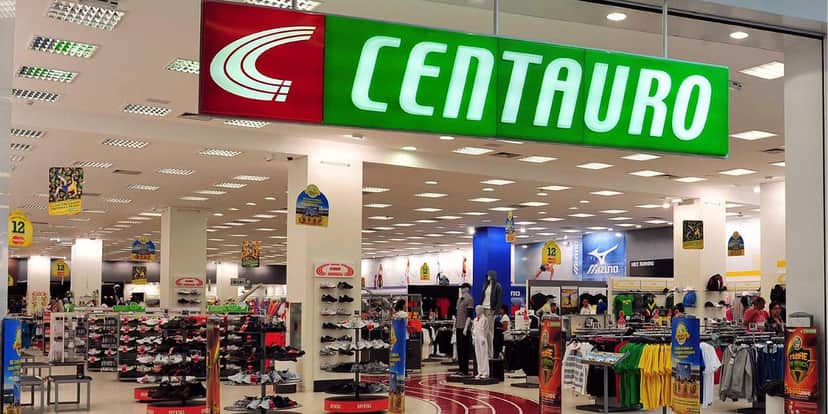 Centauro é muito conhecida pela sua pista de atletismo no meio da loja (Reprodução: Internet) Centauro é muito conhecida pela sua pista de atletismo no meio da loja (Reprodução: Internet)