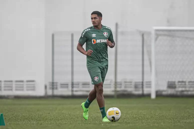 O lateral-esquerdo Cristiano se reapresentou ao Fluminense (Foto: Reprodução/ Internet) O lateral-esquerdo Cristiano se reapresentou ao Fluminense (Foto: Reprodução/ Internet)