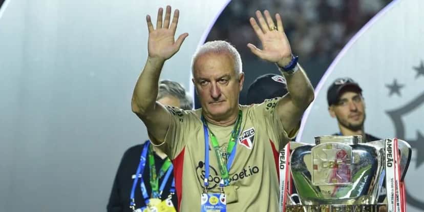 Dorival conquistou a primeira Copa do Brasil da história do São Paulo (Reprodução: Internet) Dorival conquistou a primeira Copa do Brasil da história do São Paulo (Reprodução: Internet)