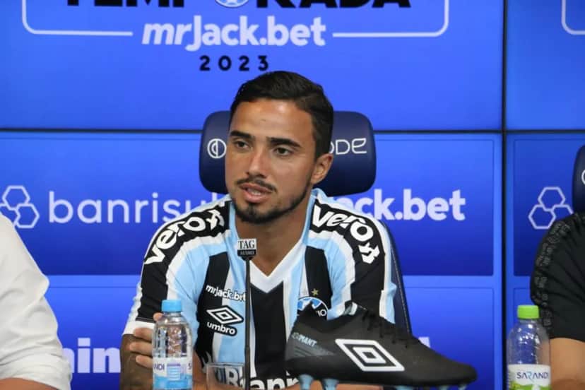 ábio em entrevista coletiva na apresentação no Grêmio (Foto: João Victor Teixeira) ábio em entrevista coletiva na apresentação no Grêmio (Foto: João Victor Teixeira)