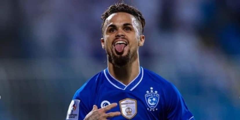 Michael hoje defende a camisa do Al Hilal (Reprodução: Internet) Michael hoje defende a camisa do Al Hilal (Reprodução: Internet)