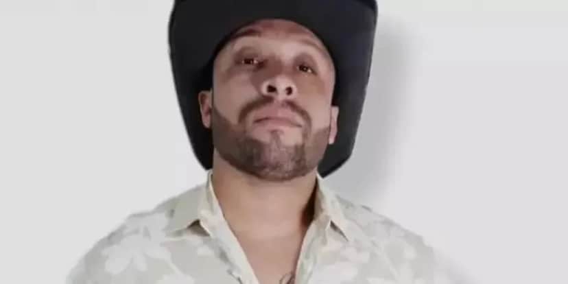 Cantor sertanejo