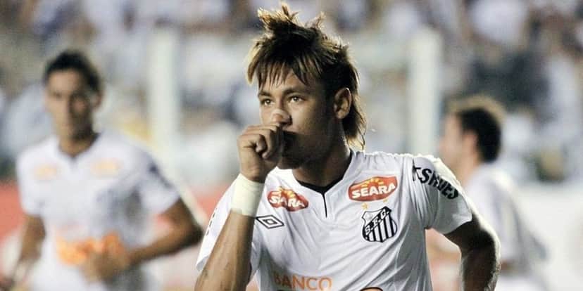 Neymar começou sua brilhante carreira no Santos (Reprodução: Internet) Neymar começou sua brilhante carreira no Santos (Reprodução: Internet)