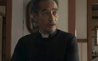 Padre Santo (Chico Díaz) em cena de Renascer (Foto: Reprodução / Globo) Padre Santo (Chico Díaz) em cena de Renascer (Foto: Reprodução / Globo)