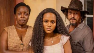 Quitéria (Belize Pombal), Venâncio (Fábio Lago) e Maria Santa (Duda Santos) em Renascer (Foto: Reprodução / Globo) Quitéria (Belize Pombal), Venâncio (Fábio Lago) e Maria Santa (Duda Santos) em Renascer (Foto: Reprodução / Globo)