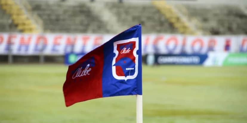 Bandeira do Paraná Clube - Foto: Internet Bandeira do Paraná Clube - Foto: Internet