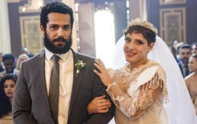 Ramiro (Amaury Lorenzo) e Kelvin (Diego Martins) vão se casar no final da novela Terra e Paixão (Foto: Reprodução / Globo) Ramiro (Amaury Lorenzo) e Kelvin (Diego Martins) vão se casar no final da novela Terra e Paixão (Foto: Reprodução / Globo)