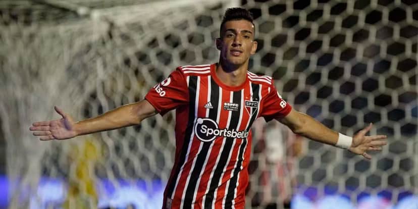 Pedrinho deve fechar com o Santos (Foto: Divulgação) Pedrinho deve fechar com o Santos (Foto: Divulgação)