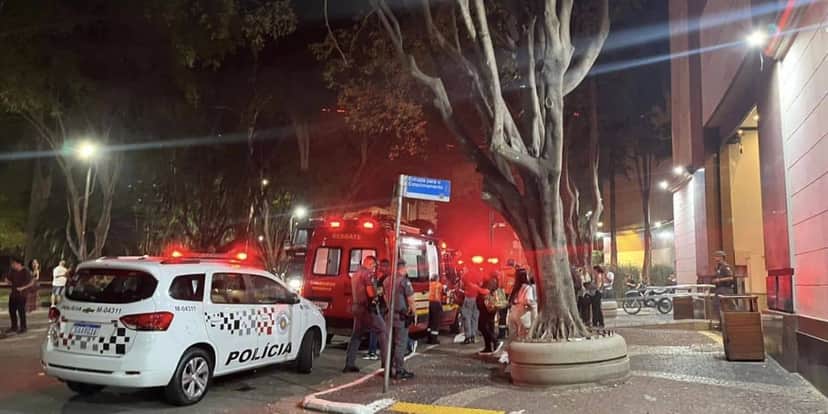 Incêndio em shopping da zona oeste de SP (Reprodução/Internet) Incêndio em shopping da zona oeste de SP (Reprodução/Internet)