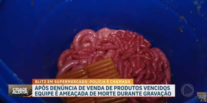 Produtos descartadas (Foto: Reprodução / Record) Produtos descartadas (Foto: Reprodução / Record)