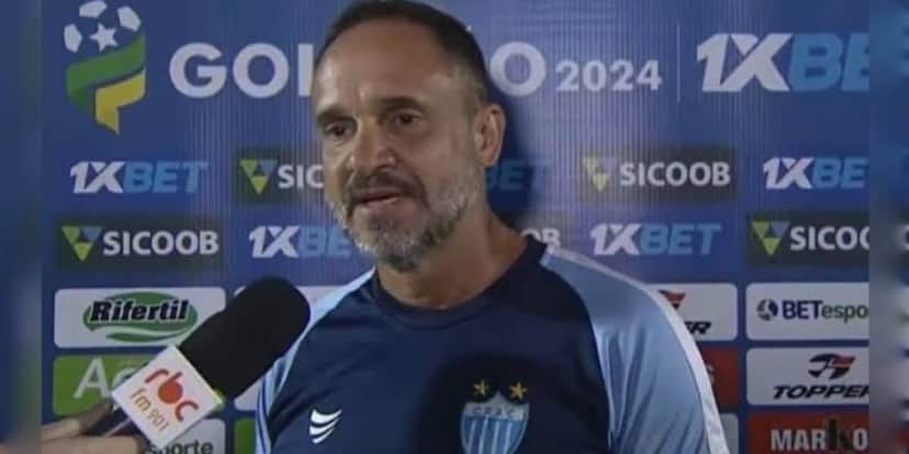 Facão à solta: Técnico do Brasileirão é demitido no início de 2024 e time age às pressas por substituto - Foto Reprodução Internet Facão à solta: Técnico do Brasileirão é demitido no início de 2024 e time age às pressas por substituto - Foto Reprodução Internet