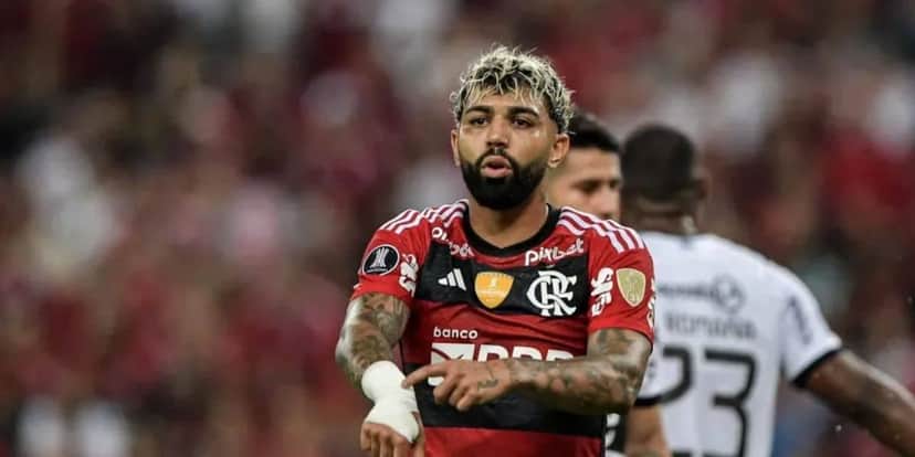 O atacante é um dos maiores do Mengão - Foto | Reprodução: Internet O atacante é um dos maiores do Mengão - Foto | Reprodução: Internet