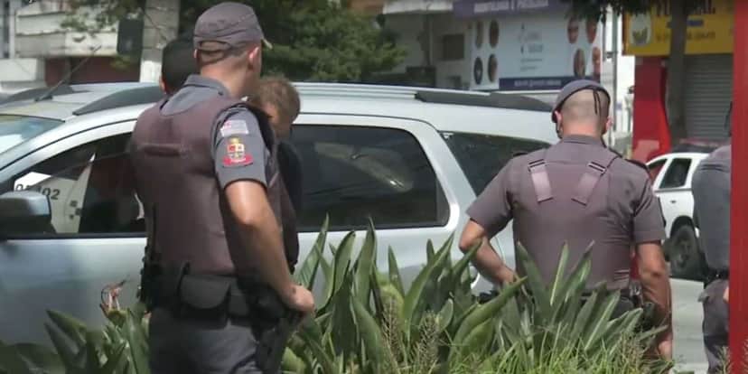 Policiais (Foto: Reprodução / Globo) Policiais (Foto: Reprodução / Globo)