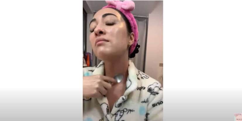 O óleo de coco ajuda a reduzir a papada (Reprodução: Youtube) O óleo de coco ajuda a reduzir a papada (Reprodução: Youtube)