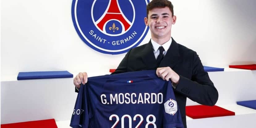 Gabriel Moscardo assina com PSG - (Foto: Reprodução / Internet) Gabriel Moscardo assina com PSG - (Foto: Reprodução / Internet)
