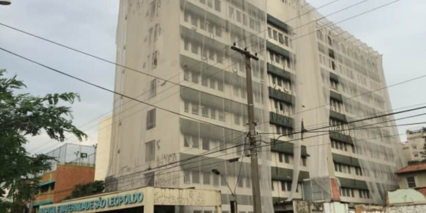 O Hospital São Leopoldo é hoje um prédio abandonado - Foto: Pedro Duran/CBN O Hospital São Leopoldo é hoje um prédio abandonado - Foto: Pedro Duran/CBN