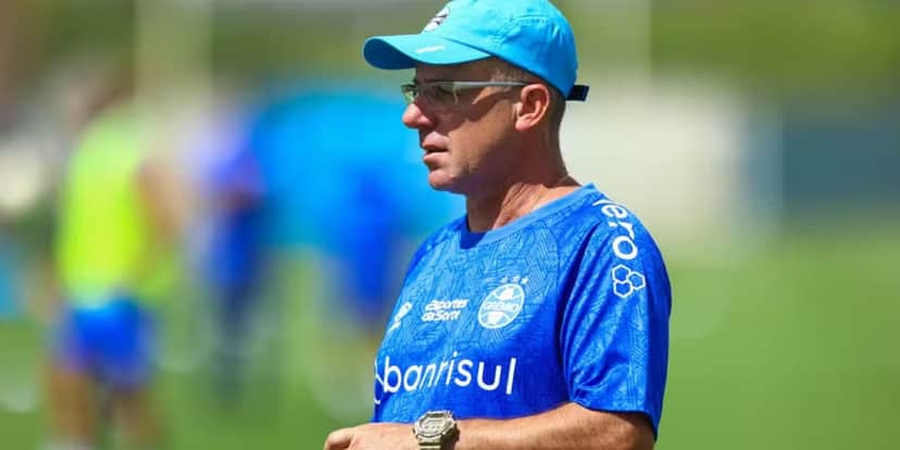 Mário Pereira assumiu vaga deixada por Reverson no Grêmio (Foto: Divulgação) Mário Pereira assumiu vaga deixada por Reverson no Grêmio (Foto: Divulgação)