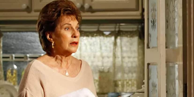 http://tvfoco.uai.com.br/wp-content/uploads/2015/05/Daniela-Mercury.jpg
