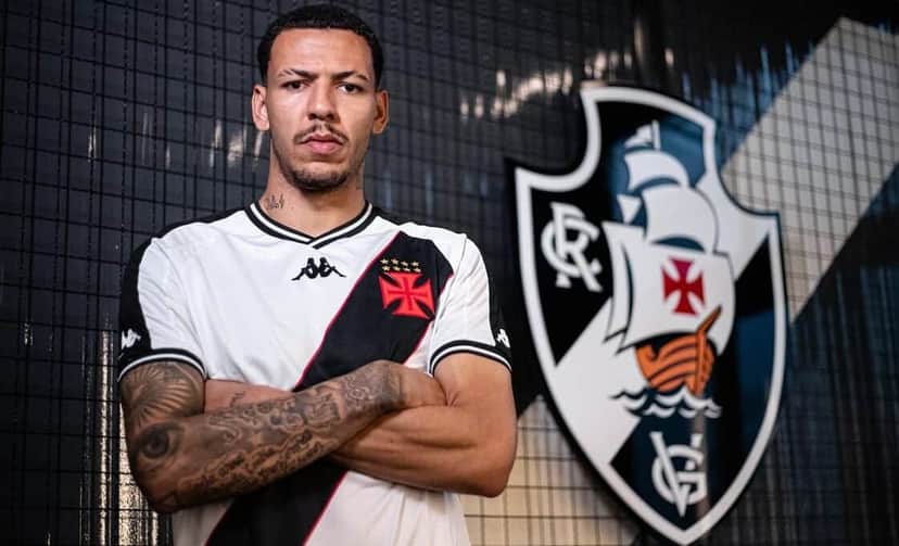 Clayton Silva é o novo reforço do Vasco (Foto: Reprodução/ Internet) Clayton Silva é o novo reforço do Vasco (Foto: Reprodução/ Internet)
