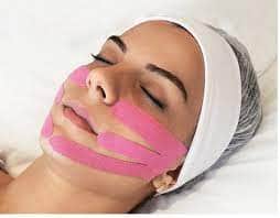 Face taping - Foto Internet Face taping - Foto Internet