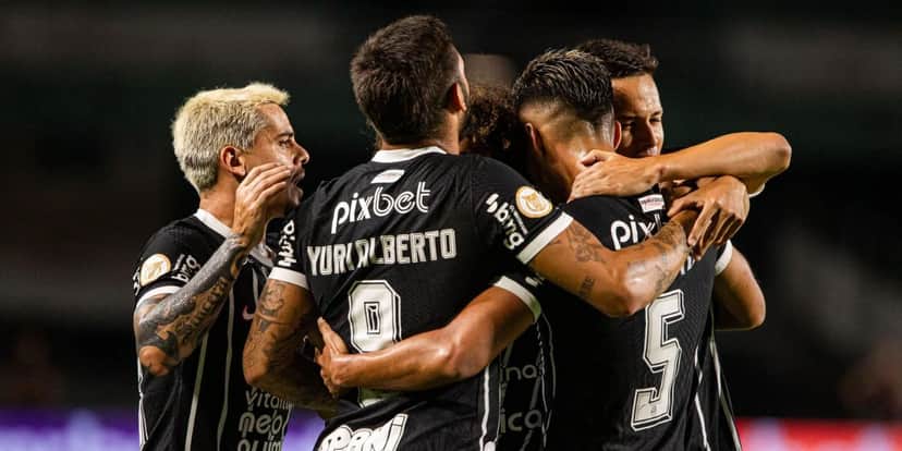 Jogadores do Corinthians (Foto: Reprodução/Twitter) Jogadores do Corinthians (Foto: Reprodução/Twitter)