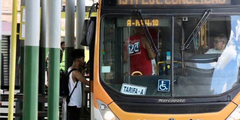 Nova lei é confirmada para ônibus e metrô (Foto: Reprodução - Folha PE) Nova lei é confirmada para ônibus e metrô (Foto: Reprodução - Folha PE)