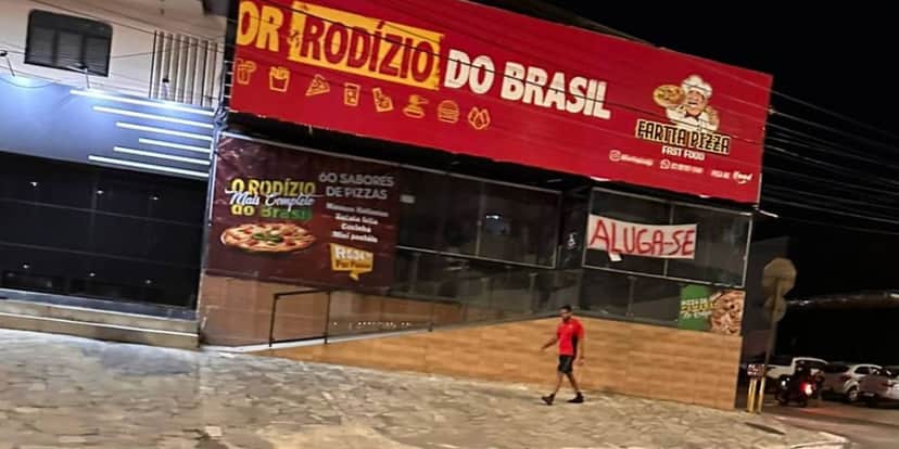Pizzaria com placa de aluga-se (Foto: Reprodução / Blog do Maurílio Júnior) Pizzaria com placa de aluga-se (Foto: Reprodução / Blog do Maurílio Júnior)