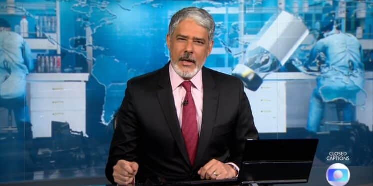 Willian Bonner escancarou nova regra da ANVISA no JN - Foto: Globo Willian Bonner escancarou nova regra da ANVISA no JN - Foto: Globo