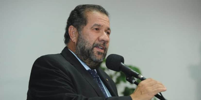 Carlos Lupi revelou que o processo não é tão fácil para que seja aprovado (Reprodução: Internet) Carlos Lupi revelou que o processo não é tão fácil para que seja aprovado (Reprodução: Internet)