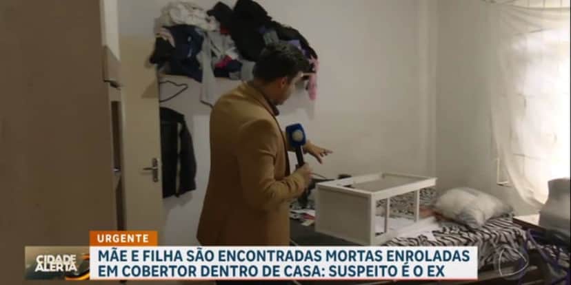 Repórter entrou no local do crime (Reprodução: Record) Repórter entrou no local do crime (Reprodução: Record)