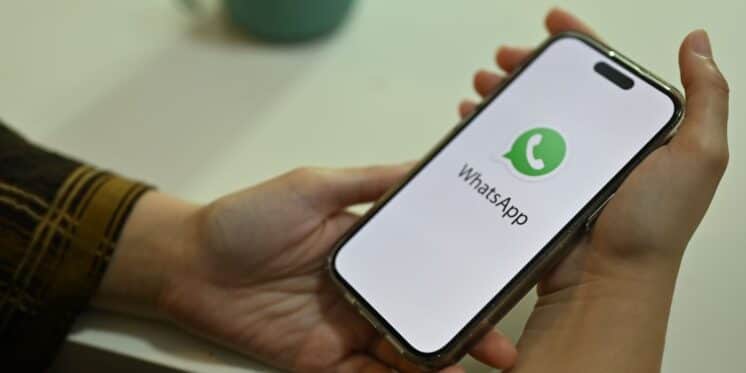 WhatsApp WhatsApp