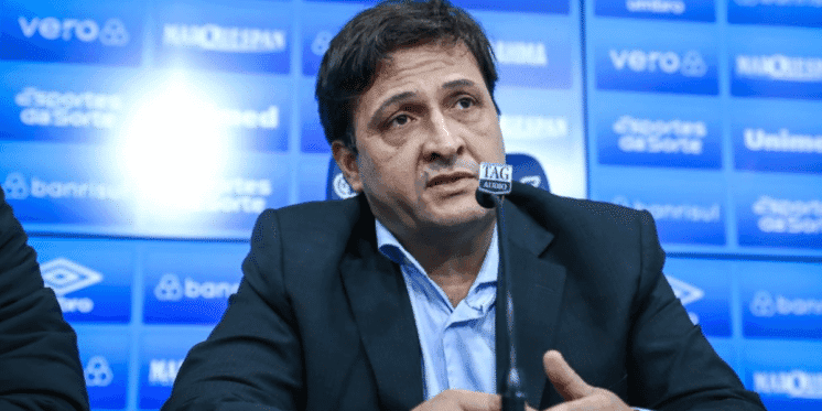 Com R$ 6 bilhões fechados, Guerra provocou grandes viradas no Grêmio (Foto: Reprodução Internet) Com R$ 6 bilhões fechados, Guerra provocou grandes viradas no Grêmio (Foto: Reprodução Internet)