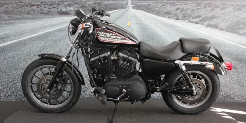 883R Sportster está na lista pelo seu desempenho (Reprodução/Foto: Harley Davidson/Divulgação) 883R Sportster está na lista pelo seu desempenho (Reprodução/Foto: Harley Davidson/Divulgação)