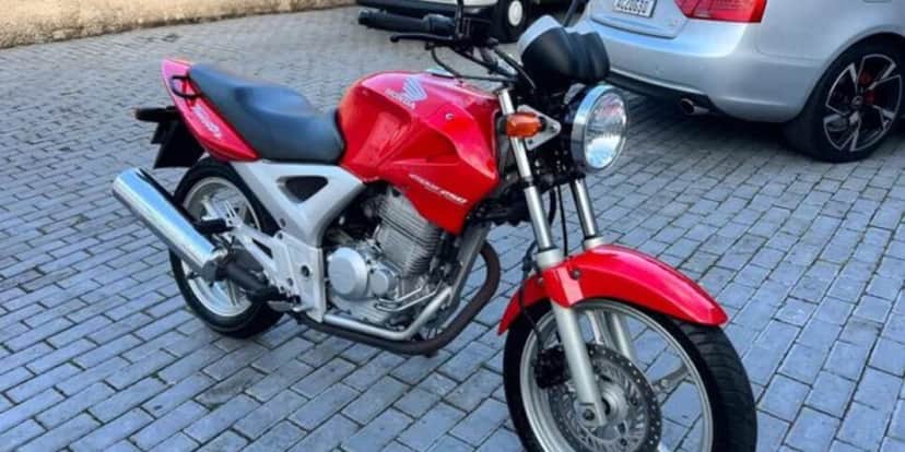 Honda Twister CBX 2005 (Foto: Divulgação) Honda Twister CBX 2005 (Foto: Divulgação)