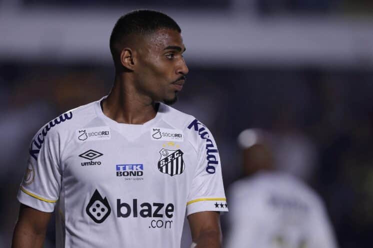 Joaquim é um dos grandes craques dos Santos e está sendo sondado por outras equipes (Foto: Reprodução/ Internet) Joaquim é um dos grandes craques dos Santos e está sendo sondado por outras equipes (Foto: Reprodução/ Internet)