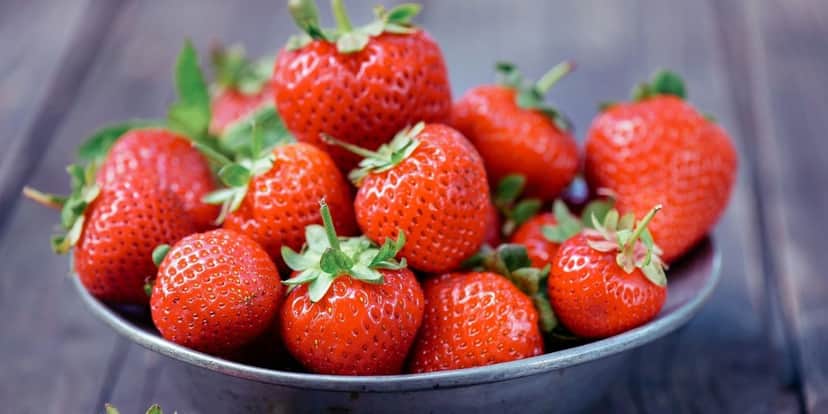 Morango é rico em diversas vitaminas que ajudam a pele (Reprodução: Internet) Morango é rico em diversas vitaminas que ajudam a pele (Reprodução: Internet)