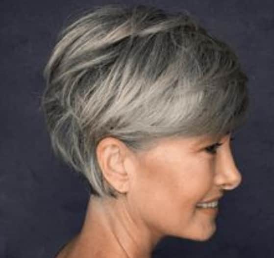 Nape Bob é um dos cortes de cabelo curtinho que rejuvenescem senhoras com mais de 60 anos (Foto: Reprodução / Canva) Nape Bob é um dos cortes de cabelo curtinho que rejuvenescem senhoras com mais de 60 anos (Foto: Reprodução / Canva)