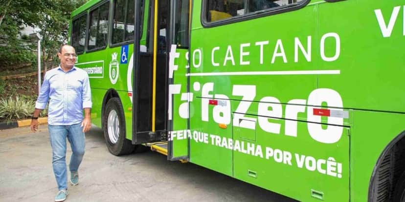Os universitários contam com um ônibus exclusivo (Reprodução/Foto: Prefeitura/Divulgação) Os universitários contam com um ônibus exclusivo (Reprodução/Foto: Prefeitura/Divulgação)