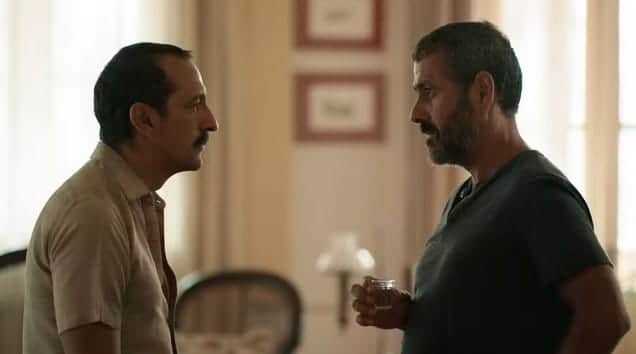 José Inocêncio dá a Tião a receita para ele ter seu próprio diabinho em Renascer (Foto: Reprodução / Globo) José Inocêncio dá a Tião a receita para ele ter seu próprio diabinho em Renascer (Foto: Reprodução / Globo)