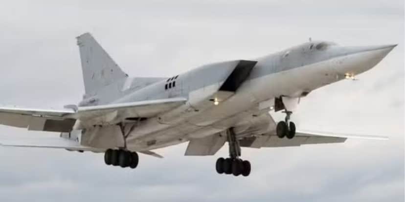 Modelo de aeronave Tu-22М3, da Tupolev (Foto: Reprodução / G1) Modelo de aeronave Tu-22М3, da Tupolev (Foto: Reprodução / G1)